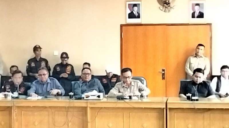 Mencuat di Rapat Audiensi DPRD: GM PTBA Diduga Rangkap Jabatan di PT SBS, Nama Satria Wirawan Disorot