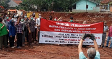 Mantan Dubes Dan Konjen RI Gelar Aksi Di Tanah Kapling Deplu Rangkapan Jaya