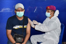  Korps Marinir TNI AL Gelar Serbuan Vaksinasi Covid-19 Bagi Masyarakat Maritim Wilayah Gedangan, Sidoarjo
