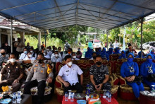 Lanal Babel resmikan renovasi 5 rumah nelayan sekaligus gapura Kampung Bahari Nusantara