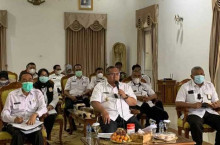 Bupati dan Sekda Sukabumi Ikuti Rapat Evaluasi Penanganan Covid-19