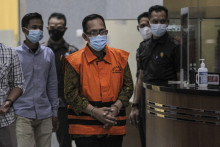 KPK Periksa Wakil Ketua Pengadilan Negeri Surabaya
