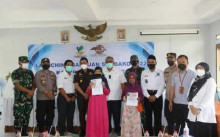 Bupati Sukabumi Luncurkan Bantuan Sembako Tunai 2022