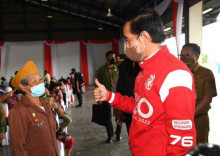 Presiden Jokowi Tinjau Program Vaksinasi di Kota Bitung