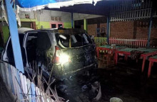 Di Babat Toman, Muba, Mobil Seorang Wartawan Diduga Sengaja Dibakar Orang Tak Dikenal