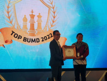 Raih Predikat "Excellent", Bank Djoko Tingkir Mendapat Penghargaan Top BUMD 2022 Dari Majalah Infobank