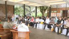 Bupati Sukabumi Memberikan Arahan pada Diseminasi dalam Upaya Peningkatan Kapasitas Aparatur Kecamatan dan Kelurahan Tahun 2022