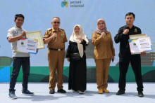 WABUP Sukabumi Bangga Penyuluh dan POPT Berprestasi Asal Kabupaten Sukabumi Raih Penghargaan Tingkat JABAR