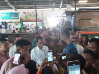 Kunjungan Presiden Jokowi ke Pasar Menteng Pulo, Jaksel