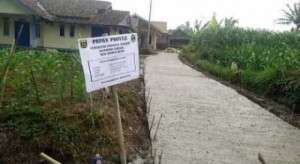 AKHIRNYA....WARGA KAMPUNG CIKEMBANG JALAN NYA DIRABAT BETON