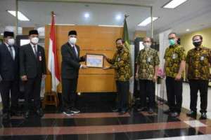 BUPATI ZAKI TERIMA PIAGAM DAN PLAKAT PENGARGAAN WTP LEBIH DARI 10 KALI DARI KEMENTRIAN KEUANGAN