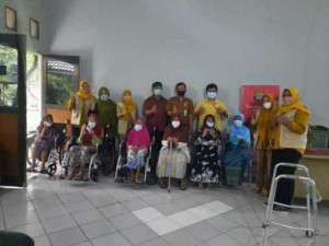 PEMKAB TANGERANG DOOR TO DOOR PEREKAMAN KTP KEPADA LANSIA DAN PANTI JOMPO
