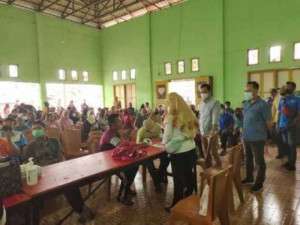 Pemerintah Desa (PemDes) Tuguharum Bersama Tim Kesehatan UPTD Puskesmas BMR Laksanakan Kegiatan Vaksinasi 