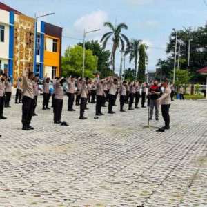 Senam AWS3 Personel Polres Pangkalpinang Sehat, Semangat, dan Senang