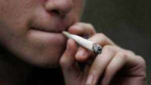 Suka Ngisep Ganja, Pemuda Asal Kebonromo Ngrampal Sragen Ini di Ringkus Polisi. Barang Bukti di Simpan Bawah S
