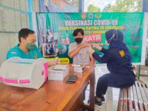 Vaksinasi Mobile Kodim 0726/Sukoharjo Sasar Penumpang Bus di Terminal Sukoharjo