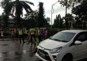 Kota Pematang Siantar Gelap Gulita Diterjang Puting Beliung, Ketua OKK Soksi Sumut : Pemerintah Terkesan Lambat