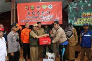 Tinjau Bencana Pasir Datar, SEKDA Sampaikan Belasungkawa Serta Apresiasi Kekompakan Evakuasi