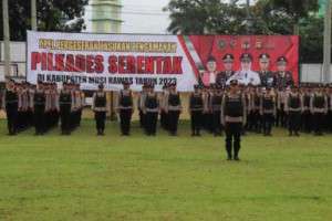 Polres Musi Rawas Gelar Apel Pergeseran Pasukan Pengaman Pilkades Serentak