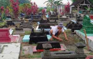 Peringati Masa Bulan Ruwahan Menyambut Ramadhan, Desa Brojol Miri Sragen Giat Kerja Bakti Bersih Makam. Ini Harapan Warga Masyarakat