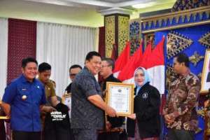 Berkat Dewita Bersinar, Bupati Musi Rawas Raih Penghargaan dari BNN.