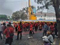 Massa Buruh demo di Patung Kuda, Tunggu Putusan MK soal UU Ciptaker