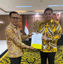 Airlangga Hartarto Tugaskan Jaro Ade Menangkan Prabowo-Gibran dan Partai Golkar di Kabupaten Bogor
