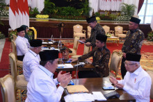 Presiden Jokowi dan Wapres Maruf Amin Serahkan Zakat melalui Baznas