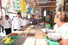 Presiden Jokowi Cek Harga dan Stok Bahan Pokok di Pasar Kawat Tanjungbalai
