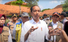 Jokowi: Perbaiki Tanggul dan Teknologi Modifikasi Cuaca Untuk Tanggulangi Banjir Demak