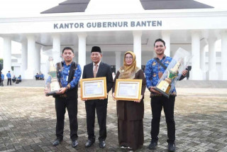 Diskominfo Kota Tangerang Raih 2 penghargaan,Top 3 Inovasi Super App Tangerang LIVE dan Perangkat Daerah Terinovatif 