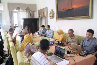 SEKDA Kab. Sukabumi, Ade Suryaman Pimpin Rapat Persiapan Penilaian Pelayanan Publik
