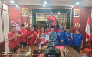  Tim penjaringan calon kepala daerah PDIP kota Palembang menerima kembalian formulir dari Yudha Pratomo Mahyuddin