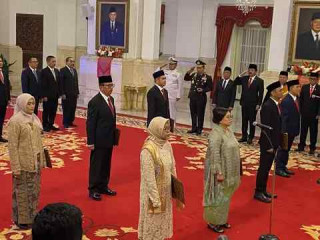 Presiden Jokowi lantik 7 Anggota LPSK di Istana
