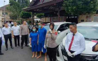 Pasutri dari Semarang gelapkan 60 mobil bernilai miliaran Rupiah, dibekuk Polres Salatiga