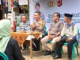 Kapolres Bogor Berikan Edukasi Kepada Warga Ciriung Dalam Kegiatan Ngopi RJ Bareng