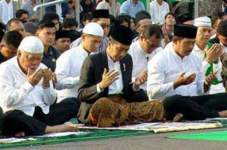 Jokowi Shalat Iduladha di Simpang Lima Semarang
