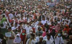 Ribuan Peserta akan ikuti Kearifan Lokal Jalan Sarungan dengan Taburan Dooprize, Minggu 14 Juli 2024, Pukul 06.00-11.00 WIB.