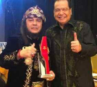 Sultan Palembang Darussalam, Sultan Iskandar Mahmud Badaruddin Terima Penghargaan CNN Indonesia Awards 2024 "Best Dedication in Culture and Traditional Preservation"