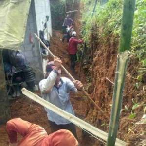 Bankeu (Samisade) Pemdes Kalong Liud Baru Bangun TPT Dan pembangunan Betonisasi, TA 2024