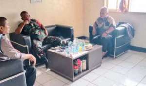 TNI-POLRI Polsek Cijeruk Kunjungi Warga Binaan Berikan Pesan Kamtibmas.