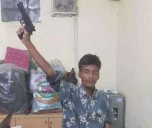 Aksi Acungkan Pistol Saat Bentrok Viral, Suporter Persib Diciduk Polisi