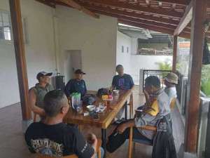 Bhabinkamtibmas Polsek Ciawi Polres Bogor Anjangsana Kamtibmas Kepada Tokoh & Warga Ds.Banjarsari Kecamatan Ciawi Kabupaten Bogor