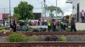 KA Malioboro Tabrak 7 Kendaraan, 4 Orang Tewas dan 3 Luka