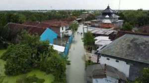 Tanggul Sungai Tuntang Jebol, Banjir di Demak Meluas hingga Rendam 10 Desa