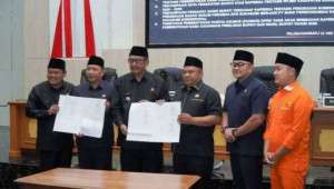 Bupati Dan Wakil Bupati Sukabumi Hadiri Rapat Paripurna DPRD : Dorong Transformasi Ekonomi Dan Perencanaan Pembangunan Berkelanjutan