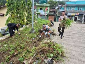 Peduli Lingkungan, polsek Nanggung Dalam Rangka Bulan Bhakti Gotong Royong Masyarakat (BBGRM) KE XXII Tahun 2025.