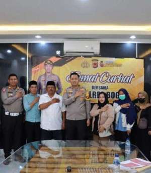 Kapolres Bogor AKBP Rio Wahyu Anggoro Gelar Kegiatan Jumat Curhat, Dengarkan Langsung Aspirasi Masyarakat.