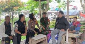 Kapolsek Dramaga Laksanakan Sambang Sekaligus Berikan Himbauan Kamtibmas Kepada Ojek Pangkalan Didalam Kampus IPB, Tetap Waspada Jaga Kondusifitas Wilayah Cegah Gangguan Kriminalitas.