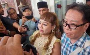 Jan Hwa Diana Jadi Tersangka Penggelapan Ijazah, Begini Tanggapan Wawalkot Surabaya Armuji